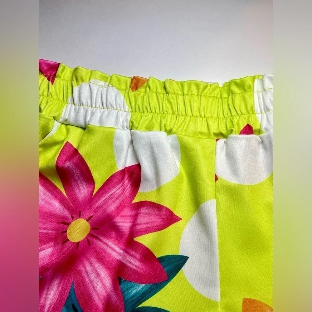 Vibrant Tropical Print Matching Shorts Shirt and Bikini Swimsuit Coverup. - Picture 12 of 14